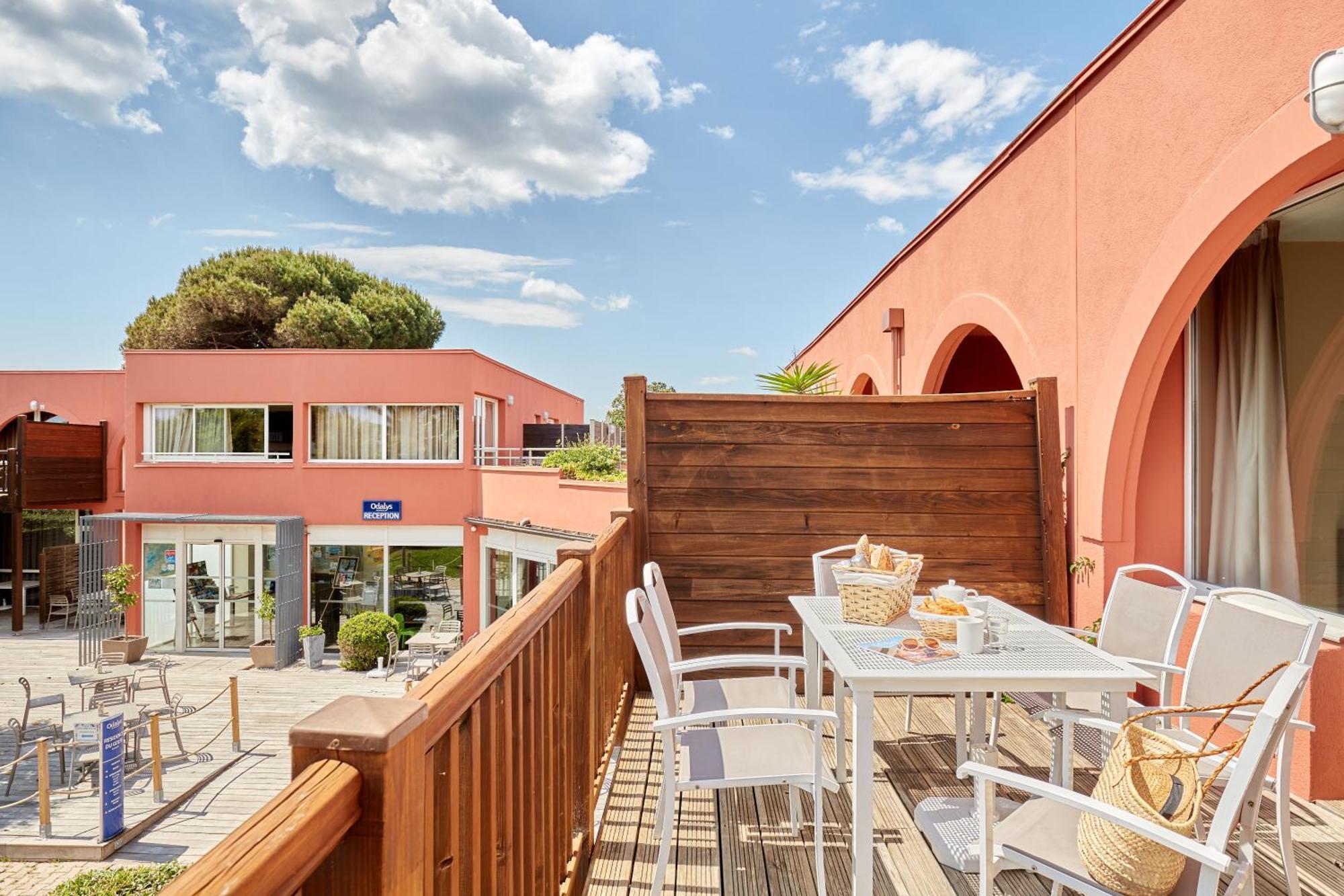 Residence Odalys Du Golfe Agde Bagian luar foto