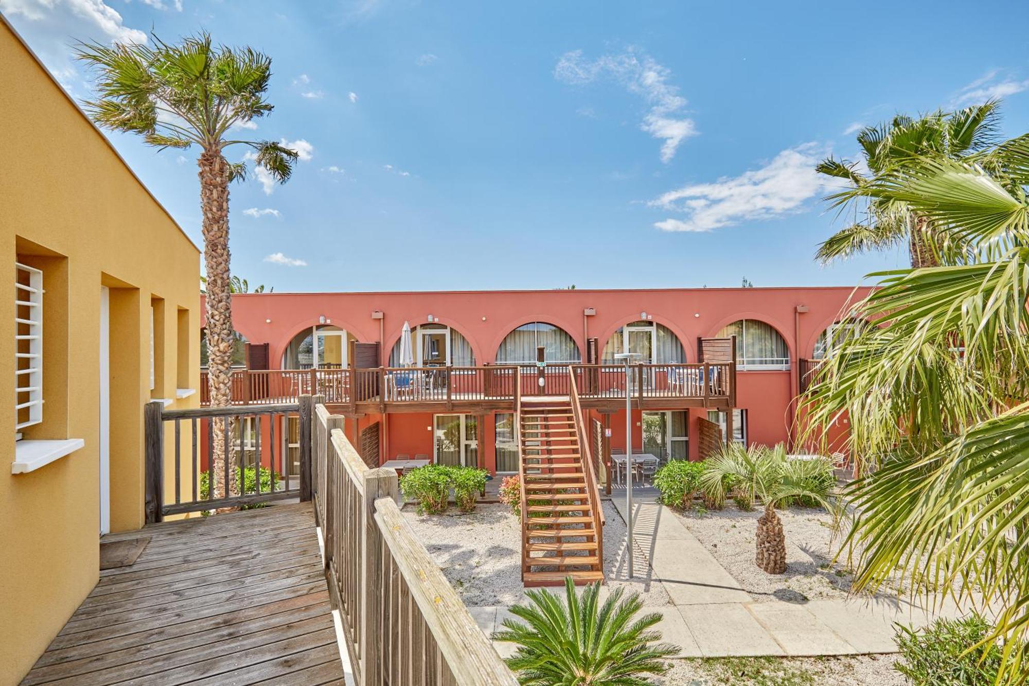 Residence Odalys Du Golfe Agde Bagian luar foto