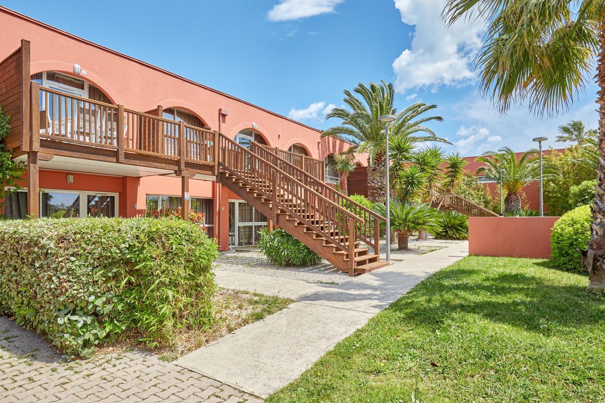 Residence Odalys Du Golfe Agde Bagian luar foto